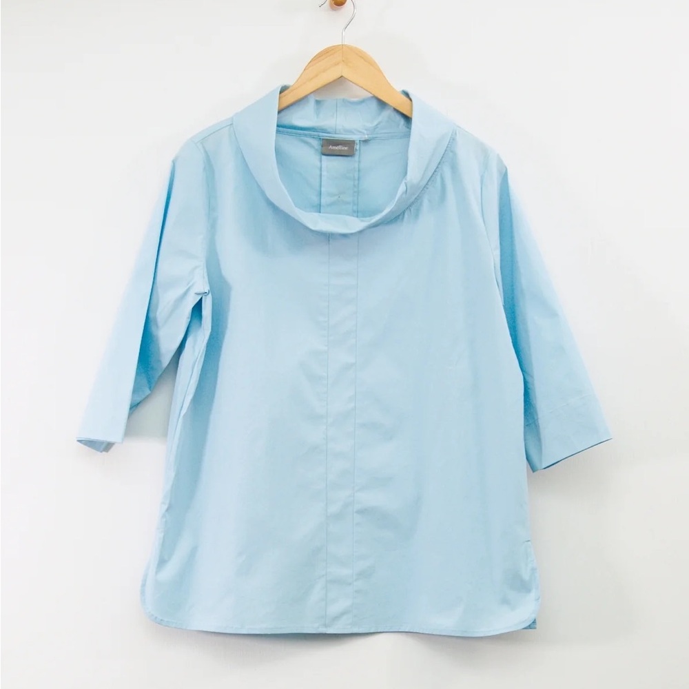 Amélline Dark Blue Cow Neck Top Size Medium in perfect condition doesn’t fit